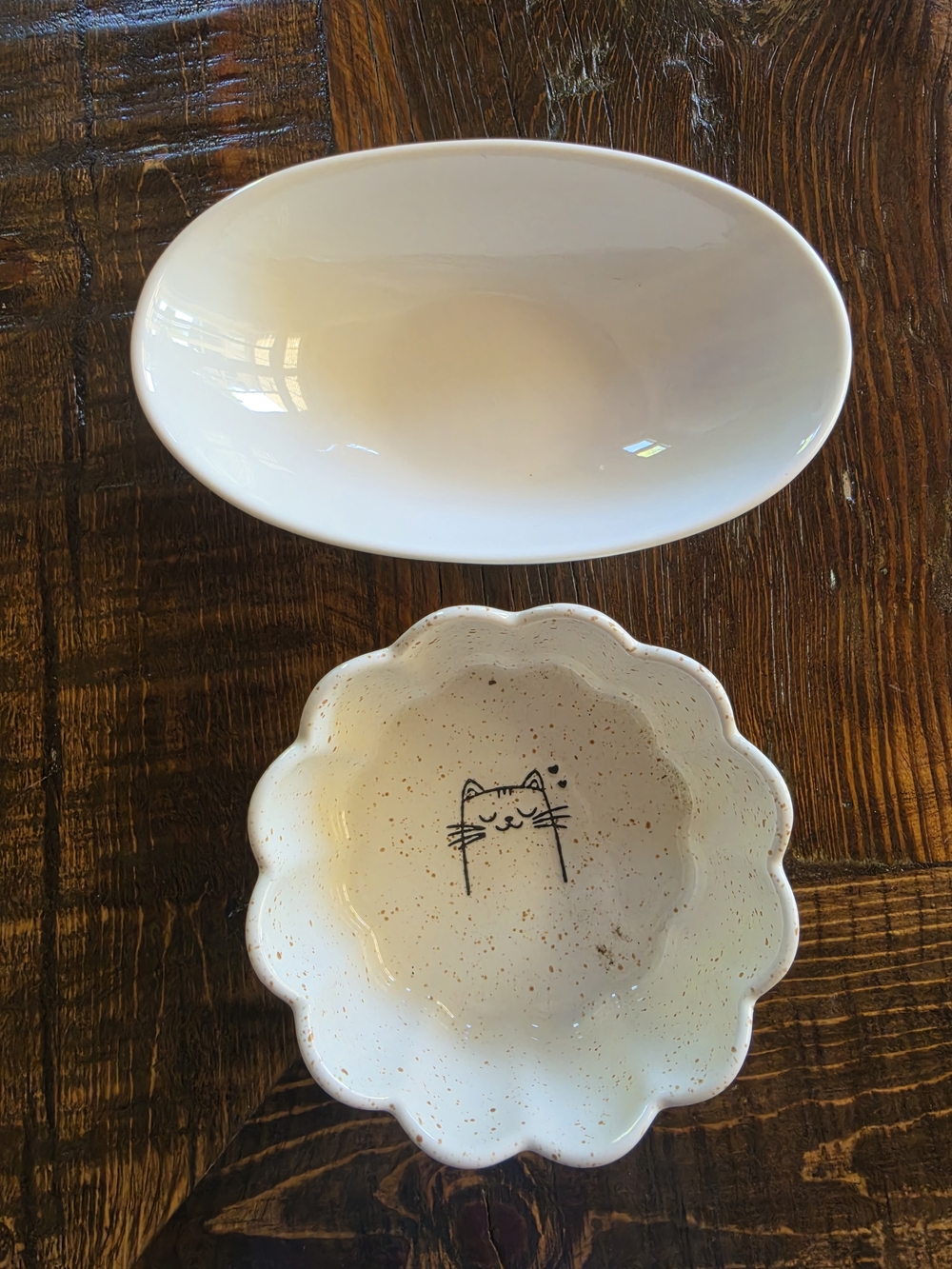Pacifica Petwear Whimsical Cat Speckled Scalloped Ceramic Bowl -White Oval Dish